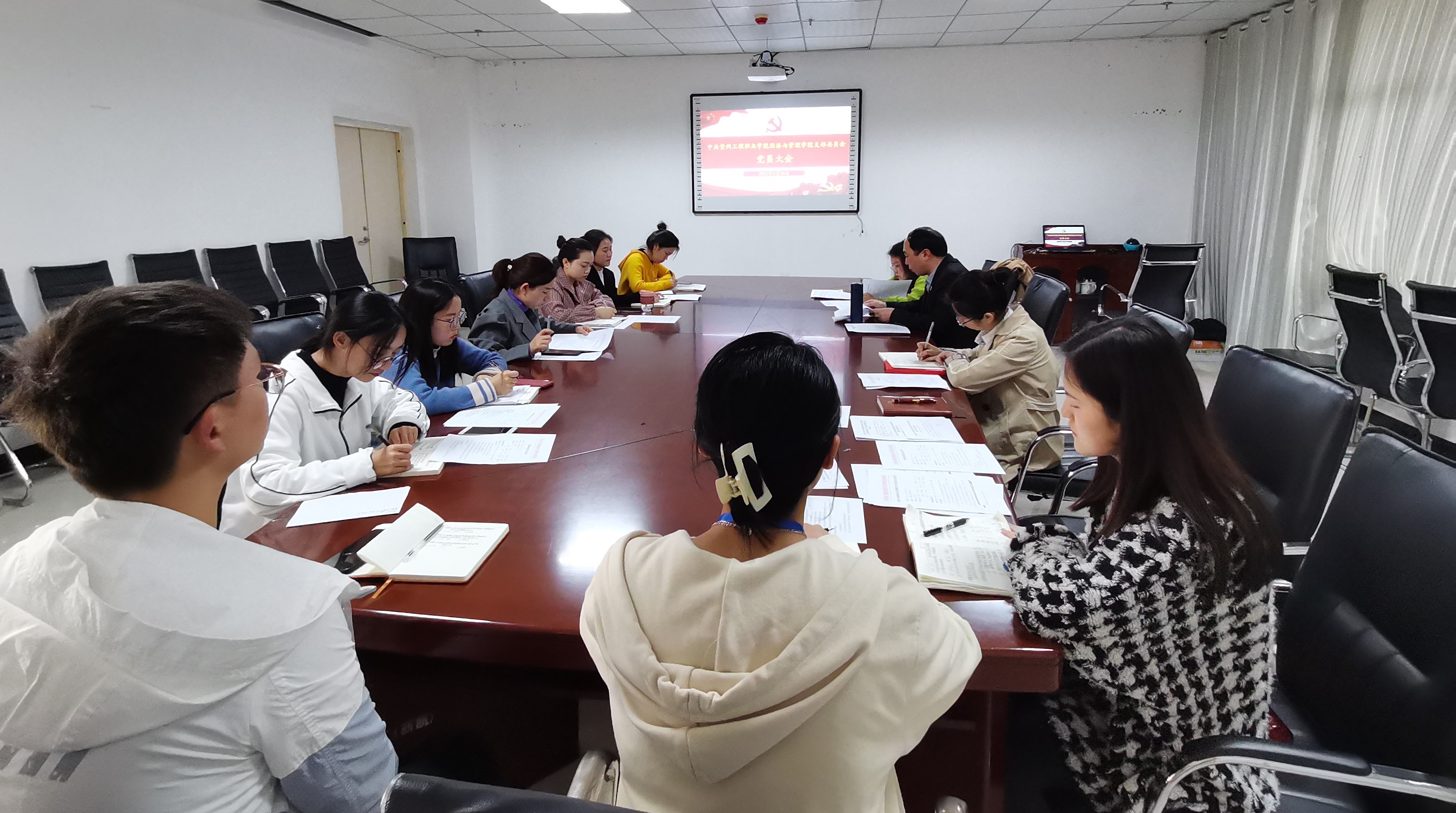 牢记初心   再启征程(图1)