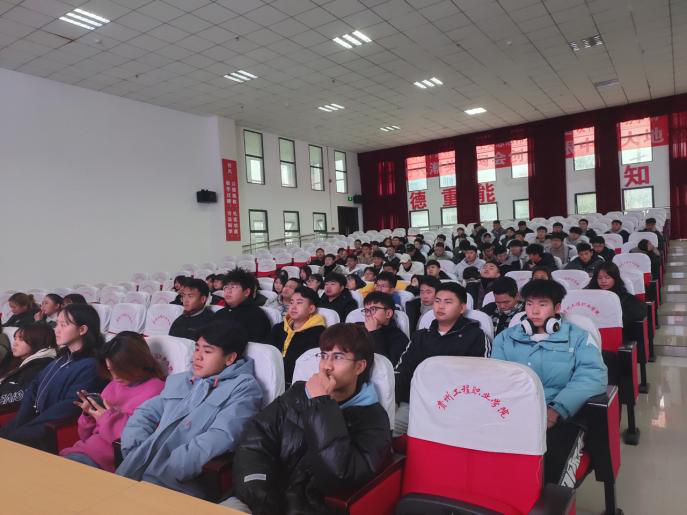 建筑工程学院组织团学干部观看 (图2) 建筑工程学院组织团学干部观看 (图2)