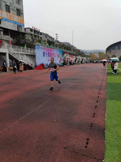 礼赞百年,筑梦青春——贵州工程职业学院第七届田径运动会(图7) 礼赞百年,筑梦青春——贵州工程职业学院第七届田径运动会(图7)