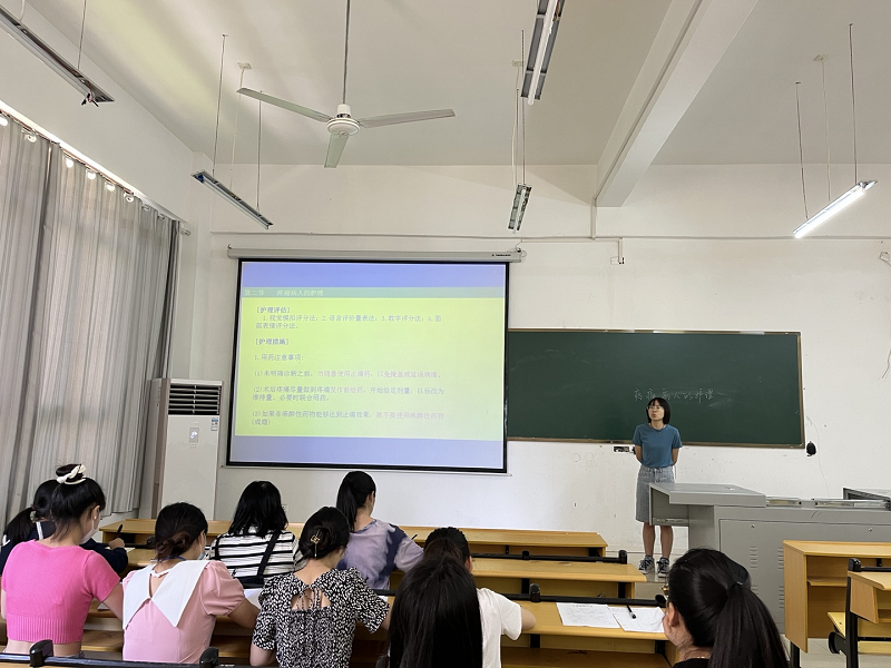 【新教师培训系列报道】经验技巧不私藏 互帮互助共进步(图1) 【新教师培训系列报道】经验技巧不私藏 互帮互助共进步(图1)