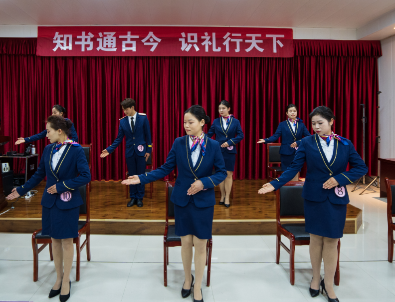 扬技能之帆 启梦想之旅 现代服务与管理学院“技能活动月”系列 活动综述(图3) 扬技能之帆 启梦想之旅 现代服务与管理学院“技能活动月”系列 活动综述(图3)