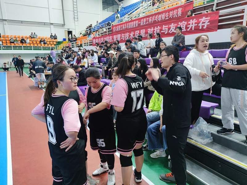 贵州工程职业学院第二届“工会杯”教职工篮球赛(图6) 贵州工程职业学院第二届“工会杯”教职工篮球赛(图6)