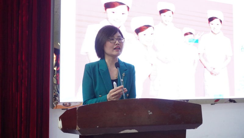 德江县民族中医院护理部主任 来我院进行学术讲座(图1) 德江县民族中医院护理部主任 来我院进行学术讲座(图1)