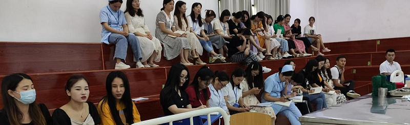 护理学院召开2021年春季学期第三次全体教职工大会(图4) 护理学院召开2021年春季学期第三次全体教职工大会(图4)